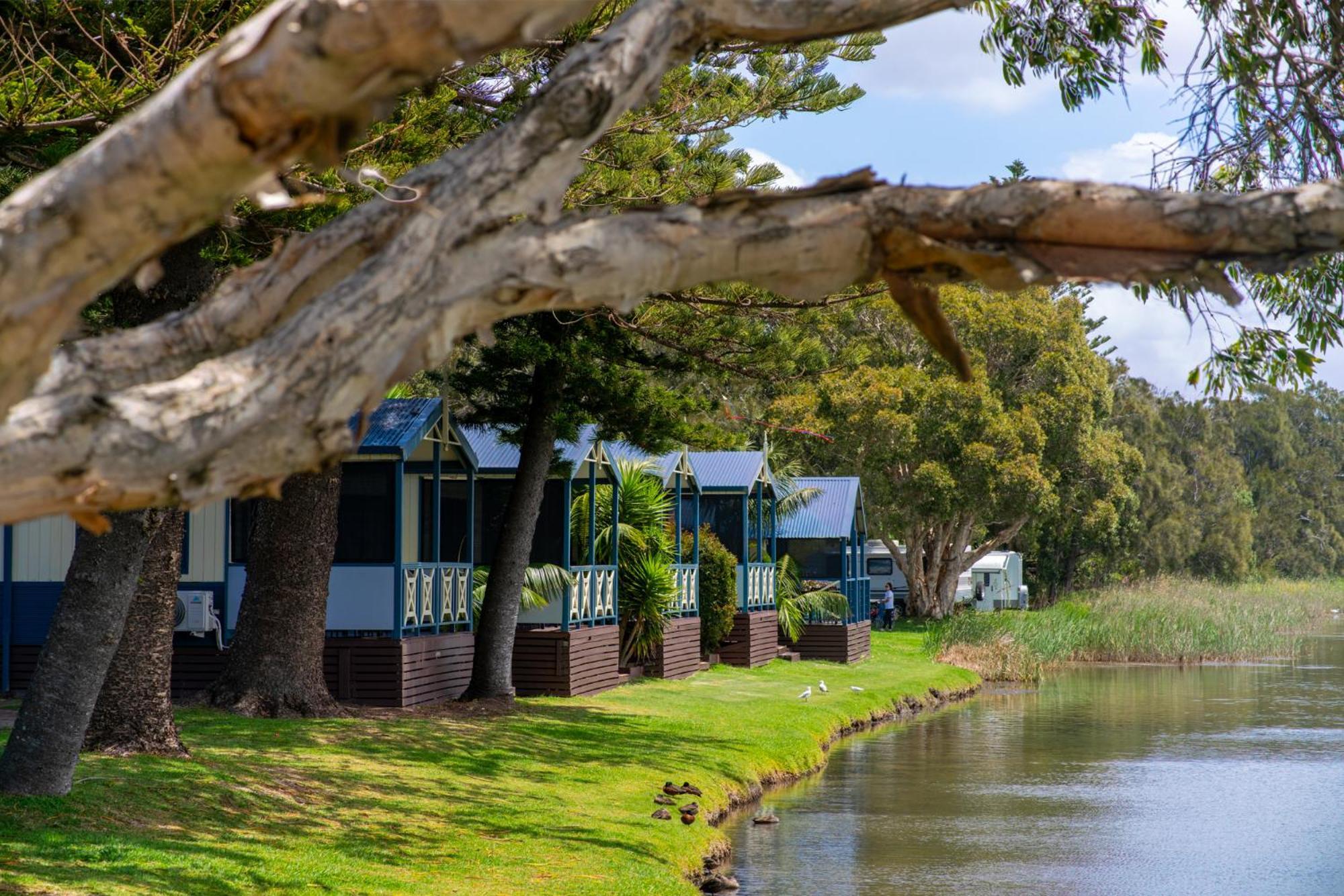 Two Shores Holiday Village المدخل المظهر الخارجي الصورة